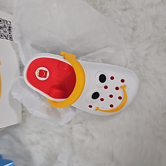 McDonald's Happy Meal Crocs Keychains # 4 # 6 #7 - Picture 4 of 5